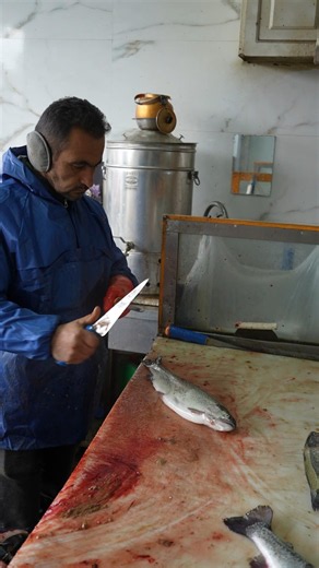 Fish Seller Knife Skills That Look Unreal