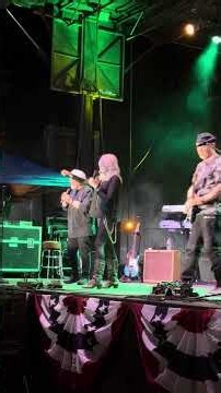 88-Year-Old Jefferson Starship Legend Still Rocks the Stage #shorts