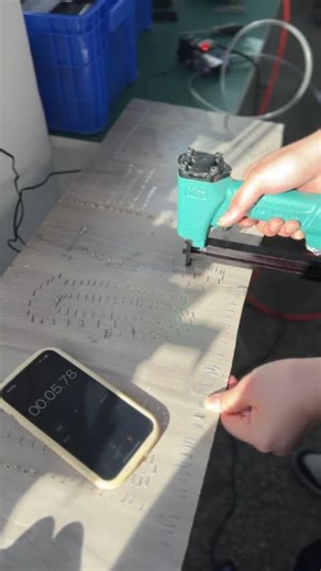 Fast nailing, double the efficiency—Auto Nailer