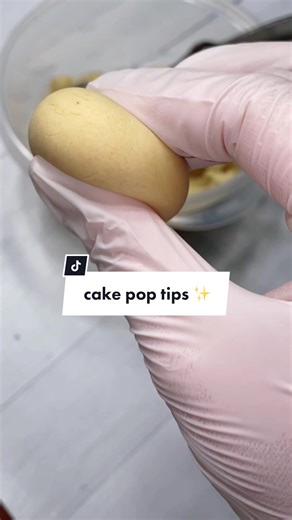 I’ve had a few people ask how I get my cake pops so smooth & round, hope this helps! #fyp #foryou #cakepoptips