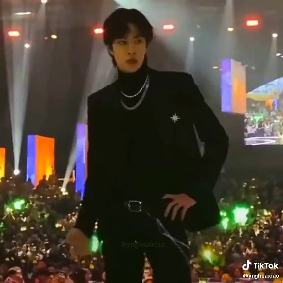 Unraveling the Mystery: Xiaozhan and Wang Yibo's Heartbreaking Moment