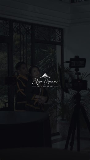 1 from Singapore, 1 from Sabah. Two broken and abused souls from two different country and culture, I met my wife @Tate without seeking love. We gave each other the need we have been yearning for unknowingly. Appreciated, reciprocated, commited, we even feed each other’s silliness, foolishness and bodoh-ness. We shower each other with lots of love and I witness how my wife blooms endlessly. She glows brighter, laughs louder (seriously), and smile even more beautifully. Wedding at @Elza Manor Kot