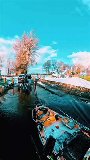 Effortless Kayak Launching Tips with Minn Kota Motors