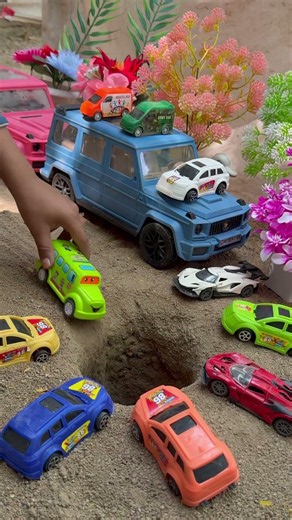 auto rickshaw Pushing 4 car & tractor 😲 in pit & parking jcp tractor animals toys #jcb part-88