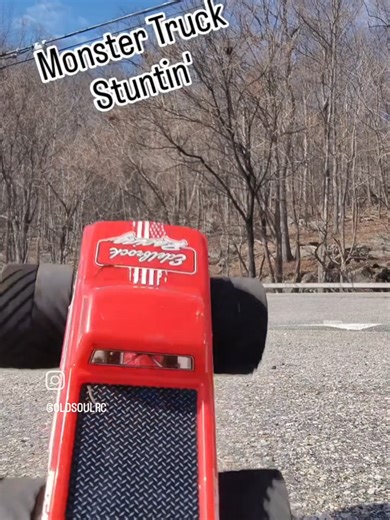 Redcat MT18 Monster Truck Stuntin' Jumps. Wheelies n Backflips oh my! 🤯#oldsoul #radiocontrol #monstertruck #redcatracing #mt18