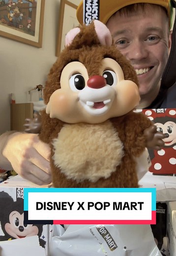 Levins (@levinsonline) - Mickey Family Cute Together Keychain Unboxing