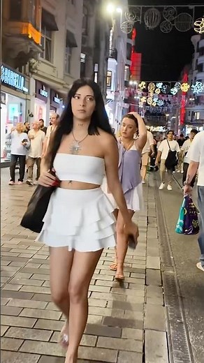 🇹🇷 Istanbul Beyoglu Nightlife District - Many Turkish girls after Dark #istanbul #youtube #turkey