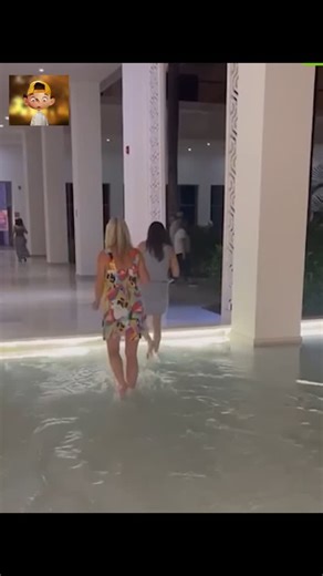 Manni on Instagram: "Oops slip fail #funny #fail"