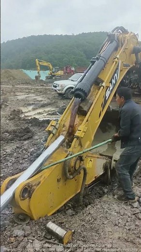 SANY excavator arm pressure relief, mud and water gushing out!