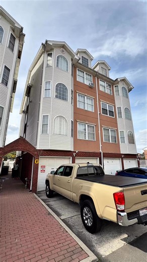 Affordable Air BnB Near Manhattan, New York  #travel #airbnb #newyork #usa | Aaron Cartwright | Facebook