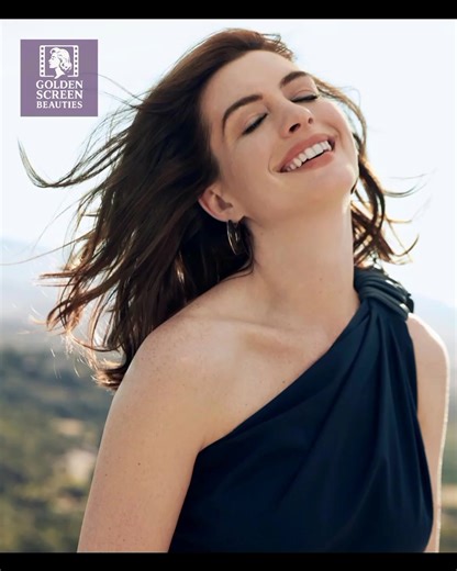 Anne Hathaway’s Inspiring Journey – From Princess Diaries to Hollywood Icon. #AnneHathway #hollywood #beautifullady #actresses #viralpost | Golden Screen Beauties