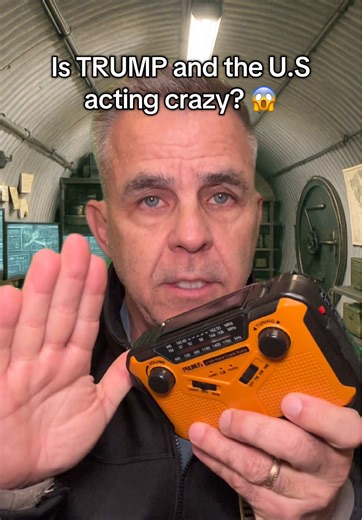 PRUNUS J-369 11100mWh Emergency Weather Radio, AA Batteries/Hand Crank/Solar/USB Charging, NOAA/AM/FM, LED Flashlight and Reading Lamp, SOS Alarm & Flashlight Portable • Multi-function Survival Equipment: This Noaa weather radio with battery backup and cell charger is much more than