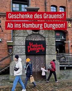 Im Hamburg Dungeon fand heute eine besondere Aktion statt: Besucher konnten ungeliebte Weihnachtsgeschenke gegen andere Präsente eintauschen. Nicht getauschte Geschenke werden der Hilfsorganisation Hanseatic Help gespendet. | NDR Hamburg