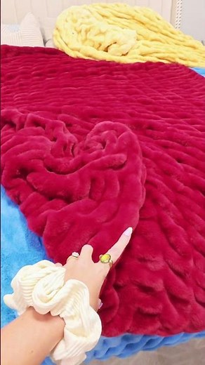 Cozy Up with the Comfort Dreamer Blanket: The Ultimate Weighted & Soft Blanket Experience!