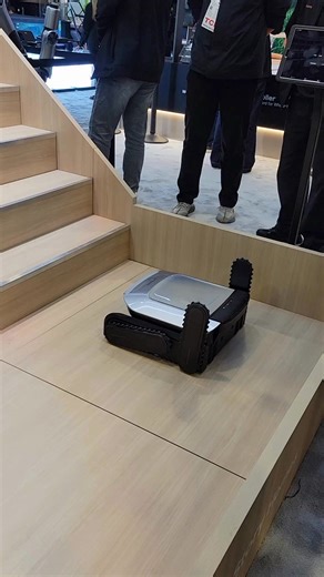 Stairs have long been a hard stop for robot vacuums—but Dreame is clearly trying to change that. At CES 2026, the CyberX stair-climbing robot vacuum was demonstrated alongside its purpose-built base station, continuing Dreame’s push toward true multi-level cleaning. #CES2026 #Dreame #CyberX #VacuumWars #CES2026 #RobotVacuum #SmartHome | Vacuum Wars