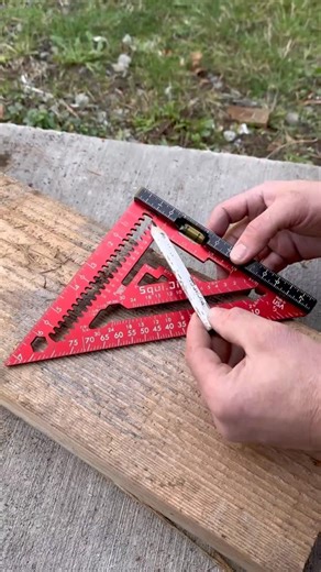 Quick scribing with the 7.5” Fusion pro Square 📐 The 4.5” mini is the same way 💪 Building our tools in small town USA - SquiJig Tools | Squi.Jig