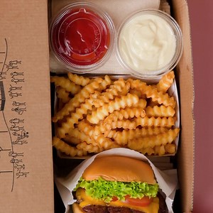 Unbox happiness this Ramadan & order our Shack Box now! | Shake Shack Middle East