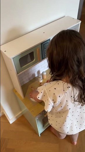 Discover the joy of playtime cooking with this Kitchen Corner Wooden Play Kitchen! #woodentoys