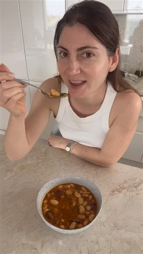 Γίγαντες με λουκάνικο που λιώνουν στο στόμα🤤 #greekfood