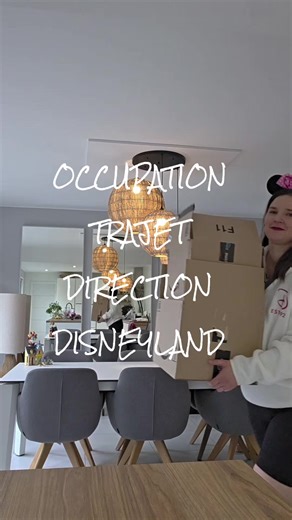 Moi dans l'abus ? non jamais 😅 Première partie du colis Amazon 😁, j'achète des nouveaux jouets ou livre pour l'occuper pendant la route car 3h c’est quand même long pour un bébé qui ne dort pas 😅 enfin c'est surtout long pour maman à l'arrière qui occupe bébé n’est ce pas 😅🥰😘#livres#bebe#disneylandparis#occupation#trajet