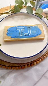 211K views · 576 reactions | If you’re new here, hi! I’m Tabitha, a luxury cookie artist based in NYC, creating custom, hand-decorated cookies that are almost too pretty to eat (but totally worth it). ✨ • • • #wisecookietreats #luxurycookies #cookieart #customcookies #cookiedecorating #nyccookies #cookieartist #handmade #today #nycbaker #microinfluencer #dreams #justpostit #tj | Wise Cookie Treats | Facebook