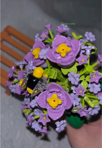 This set is from zuru max and I personally think it’s so cutee! #MAX #zuru #mini #flowers #purple #buildable #build #diy #lego #asmr