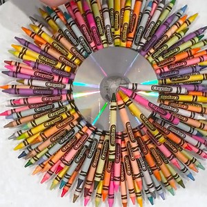 407K views · 291 reactions | May 8 is Teacher Appreciation Day — show yours with this adorable crayon wreath! | Playfull | Facebook