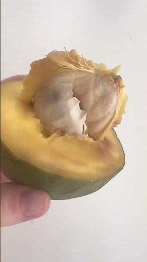 How to peel a mango easily 🥭