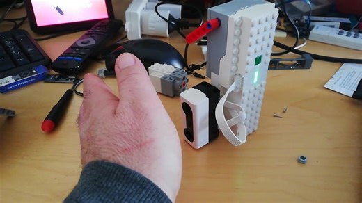 PoweredUp Community | Move Hub & Spike Prime Distance Sensor ;) | Facebook