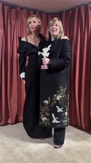 Sarah Burton wins British Womenswear Designer of the year #fashionawards