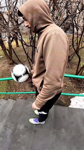 David Arustamyan|Football Freestyler✨️ on Instagram: "Now you see,how it's done😏🪜#football #gopro #stairs #adidas #viral"