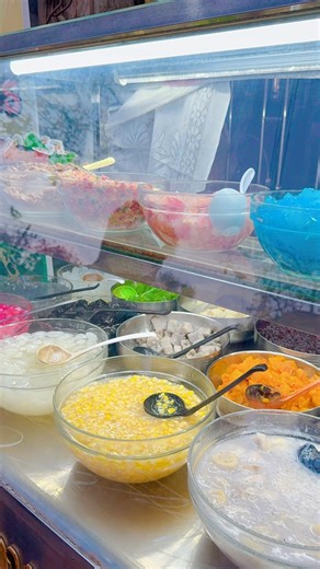 Lao Dessert at Kavy Lao Dessert in Luang Prabang, Laos #food #foodie #travel #asianfood #เที่ยว #ลาว #หลวงพระบาง #อาหาร #อาหารลาว #น้ําหวานชื่นใจ | Lao Food