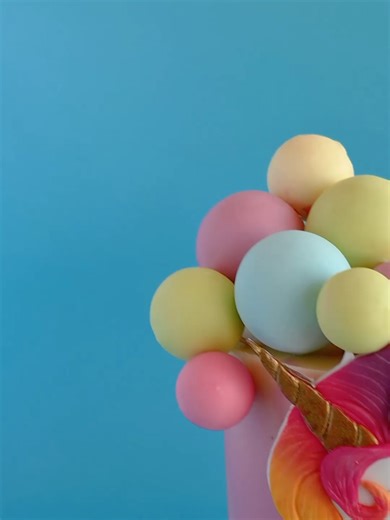 This cake screams ✨magical chaos✨ and I love her.