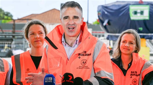 Glenelg tram reopens – with one major hitch