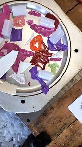 Yum! Plastic leftovers cake that you can sit on! Recipe below 🧑‍🍳 Ingredients: 🥄 bleach and shampoo bottles 🥄 film canisters 🥄 drink leads How to make: 1. Mix the ingredients in any proportions to get 2.2 kg of colourful plastic waste blend 2. Chop and smoosh it all up in your favourite style 3. Fill a round mould with the mixture 4. Press and heat it until all the ingridients combine together into a solid mass 5. Cool it down, connect to nice wooden legs and sit back 🦥 Enjoy! Thank you @s