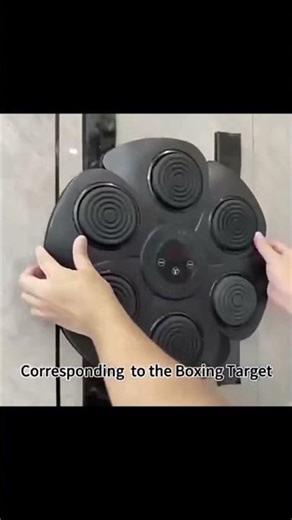Take your boxing game to the next level with this Smart Bluetooth Music Punching Machine! 🎶💥