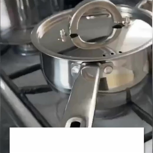 Odkryj solidny, praktyczny i elegancki zestaw garnków do codziennego gotowania 👨‍🍳🔥 ✔️ Równomierne rozprowadzanie ciepła ✔️ Pokrywki z hartowanego szkła ✔️ Idealne do kuchni gazowej, elektrycznej i indukcji 🍲 Smak zaczyna się w dobrym garnku! 📦 Dostawa ekspresowa gwarancja zadowolenia! | Easy Store