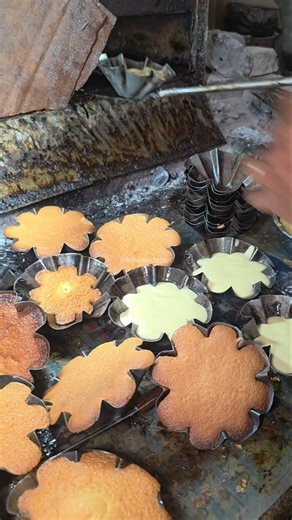 Old-school Kembang Waru cookies, 3 for 10,000 #food #foodie #culinary