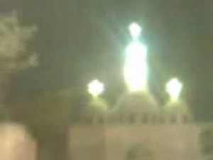 St.Virgin Mary Apparition in Coptic Orthodox Church in Warraq-Cairo-Egypt 10-12-2009-Part 2.