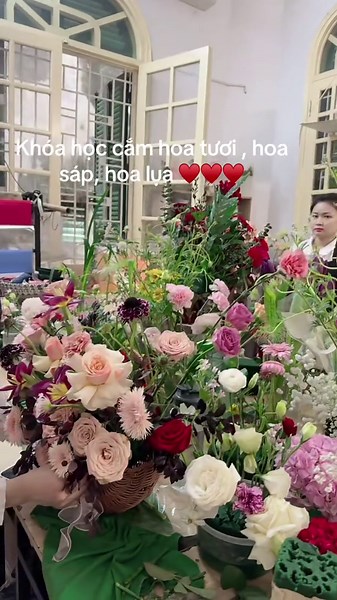 Khóa học cắm hoa chuyên nghiệp🥰🥰🥰## #xuhuong #thinhhanhtiktok #dạycamhoa #hoccamhoa #hoatuoi