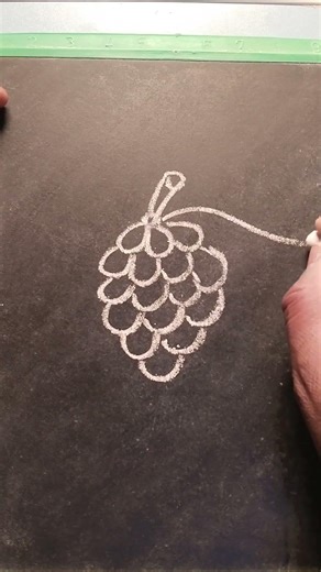 How to draw a grapes 🍇 drawing easy #art #shorts #chalk #blackboard #youtubeshorts