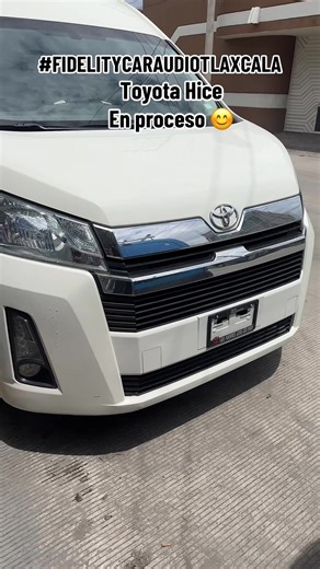 Car audio . Toyota Hice … camioneta de turismo en proceso…colocación pantalla 27 pulgadas en proceso #caraudio #tlaxcala #caraudiomexico #caraudiotlaxcala #caraudiofabrication #toyota#toyotahice#camionetasmamalonas