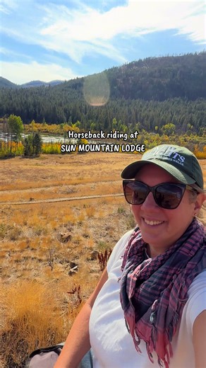 I’ve been on and off horses since I was 10… and this was hands down the BEST ride I’ve ever done. 🤎🐴 The trails at Sun Mountain Lodge took us through rolling hills, open meadows, golden larches, and straight up postcard mountain views. The fall colors were doing their thing and I swear every turn felt like a new screensaver. It genuinely took my breath away. If you’re even thinking about a fall getaway in Washington, this is it. And yes, they’re amazing with kids too. The wranglers made everyo