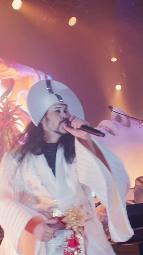 Empire of the Sun Concert: Walking on a Dream