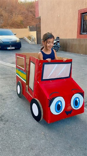 Teaching kids how to ride the school bus 🚌🏫
