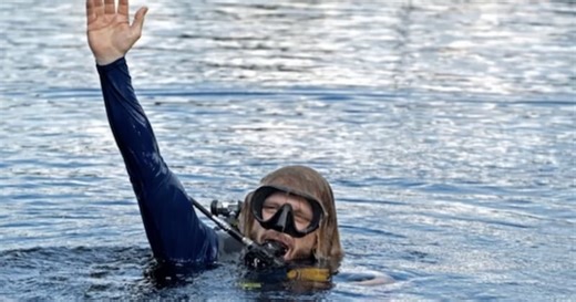 Ce chercheur américain a battu le record du monde du plus long temps passé à vivre sous l'eau