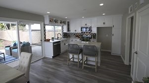 Flip or Flop: Season 9 Episode 2 Fish Out of Water