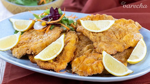 Šťavnaté kuracie rezne pečené v rúre (videorecept)