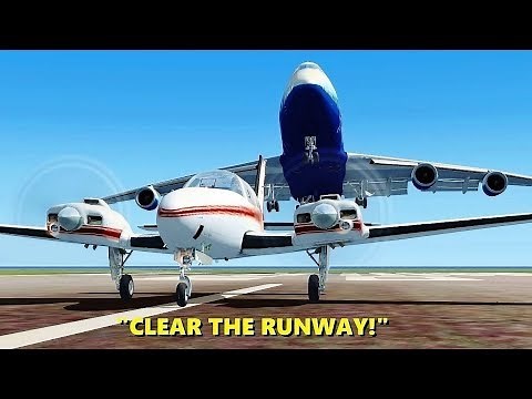 "CLEAR THE RUNWAY!" 747 Pilots in Flight Simulator X (Multiplayer ATC)
