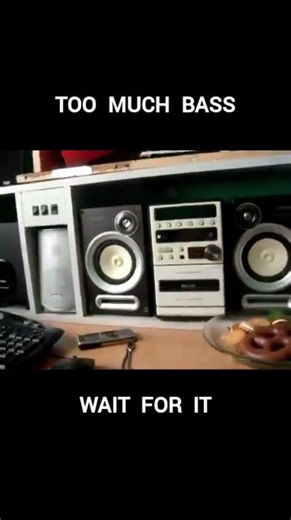 OLD BASS MEME #edm #bass #memes #rave #dance #music #trending #viralshorts #housemusic #funny #fyp